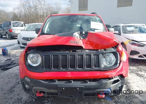 2021 Jeep Renegade Trailhawk 4X4 from USA, damaged, VIN ZACNJDC1XMPM21249